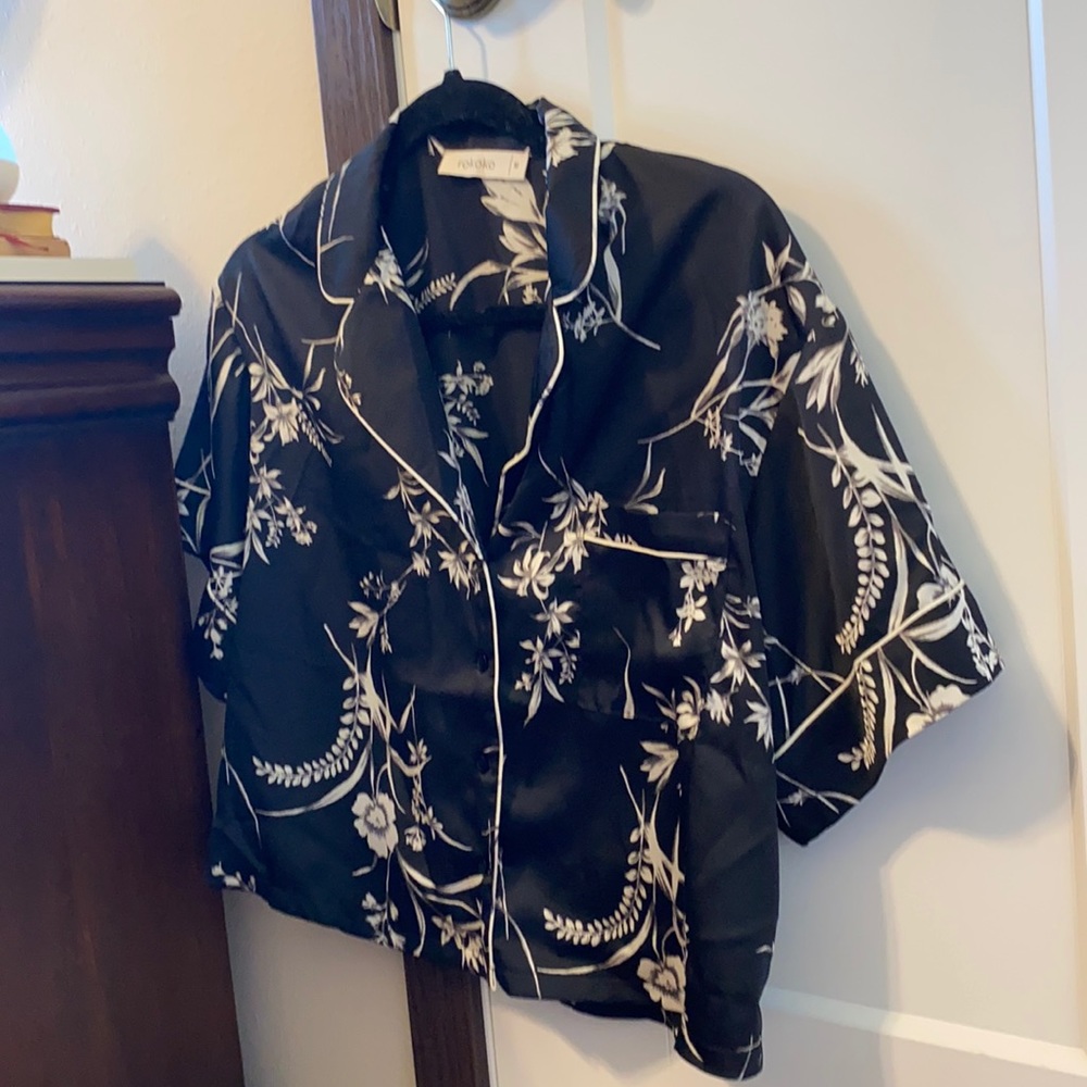 Boutique Satin Cut Off Hawaiian Top